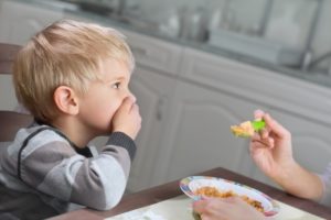 Отказ от еды у ребенка
