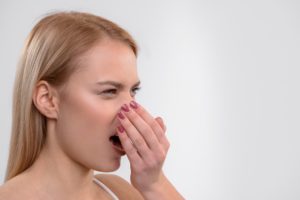 Очень серьезная проблема с запахом изо рта